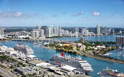 DoubleTree by Hilton Grand Hotel Biscayne Bay