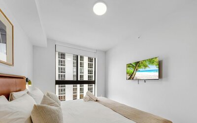 The Crosby Exclusive Condo - Pool & Gym