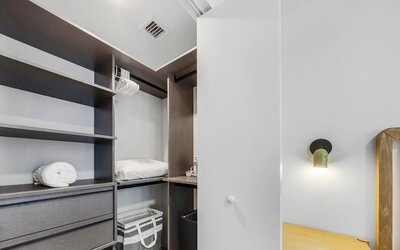 The Crosby Exclusive Condo - Pool & Gym