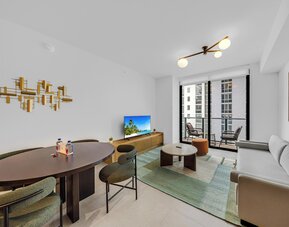 The Crosby Exclusive Condo - Pool & Gym