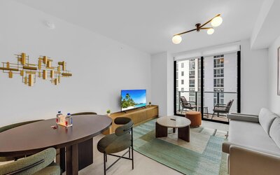 The Crosby Exclusive Condo - Pool & Gym