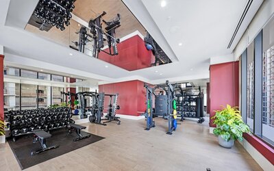 The Crosby Exclusive Condo - Pool & Gym