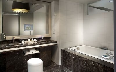 Hotel Beaux Arts, Autograph Collection