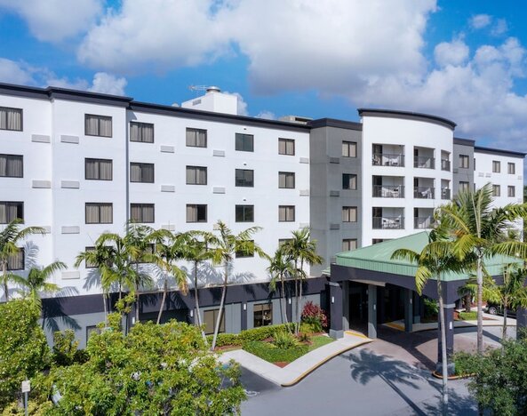 Courtyard by Marriott Miami at Dolphin Mall