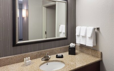 Courtyard by Marriott Miami at Dolphin Mall