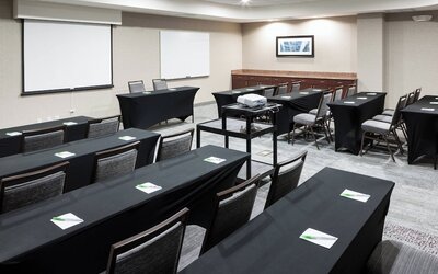 Courtyard by Marriott Miami at Dolphin Mall