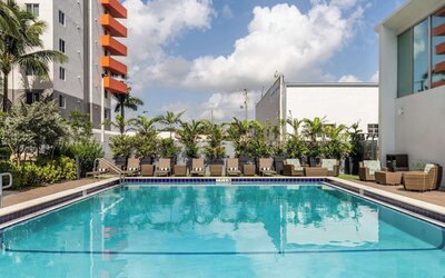 DoubleTree by Hilton Miami North I-95