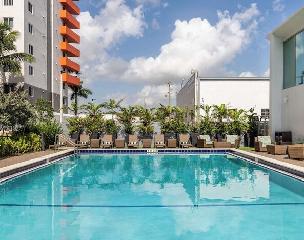 DoubleTree by Hilton Miami North I-95