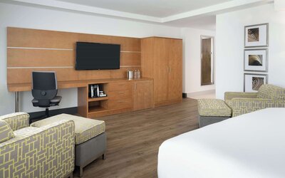 DoubleTree by Hilton Miami North I-95
