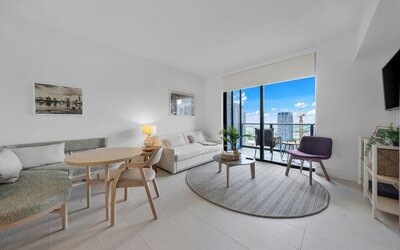 1-BD Condo in DTW Miami - City Views
