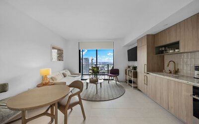 1-BD Condo in DTW Miami - City Views