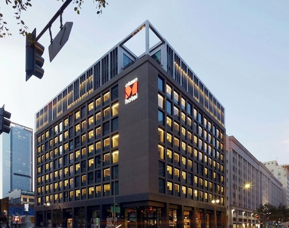 citizenM Los Angeles Downtown