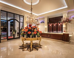 Beverly Hills Plaza Hotel & Spa