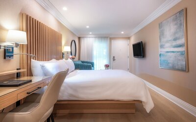 Beverly Hills Plaza Hotel & Spa