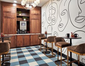 Elan Hotel
