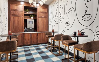Elan Hotel