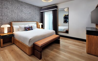 Elan Hotel