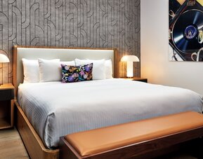 Elan Hotel