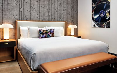 Elan Hotel