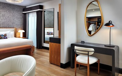 Elan Hotel