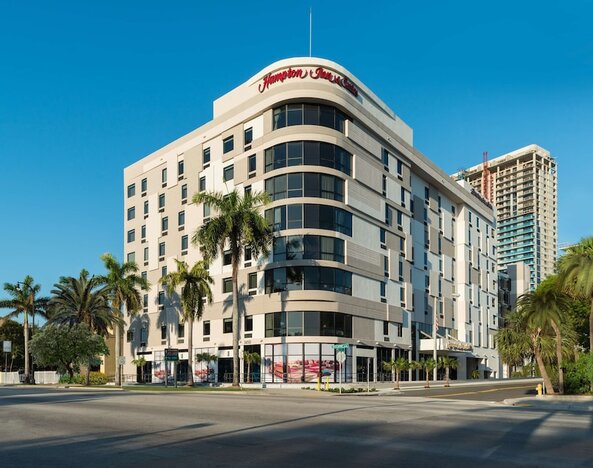 Hampton Inn & Suites Miami Wynwood Design District
