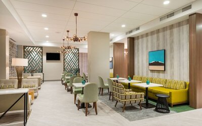 Hampton Inn & Suites Miami Wynwood Design District