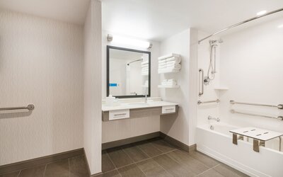 Hampton Inn & Suites Miami Wynwood Design District