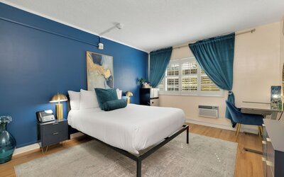 Magic Castle Hotel