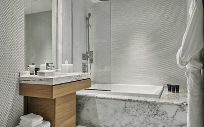 SLS LUX Brickell