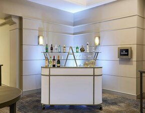 Renaissance Los Angeles Airport Hotel