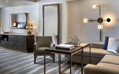 Renaissance Los Angeles Airport Hotel