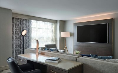 Renaissance Los Angeles Airport Hotel