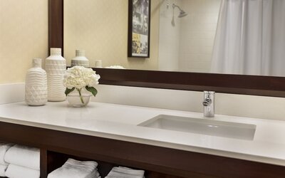 Renaissance Los Angeles Airport Hotel