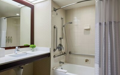 Renaissance Los Angeles Airport Hotel
