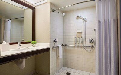 Renaissance Los Angeles Airport Hotel