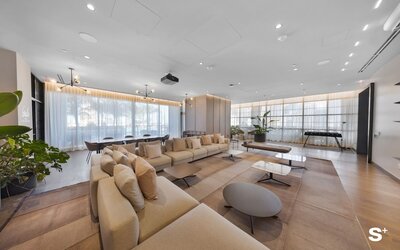 Chic & Cozy Downtown Studio - City Views