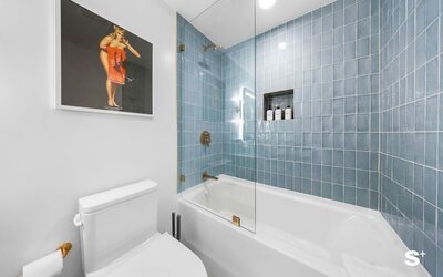 Chic & Cozy Downtown Studio - City Views