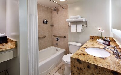 Carlyle Inn