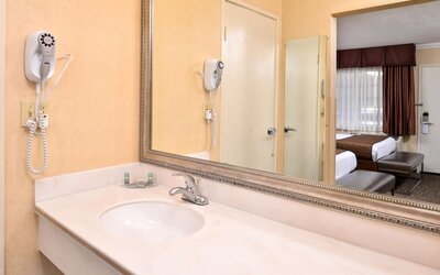Best Western Hollywood Plaza Hotel - Walk of Fame Film City LA