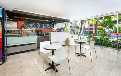 Courtyard Waikiki Beach