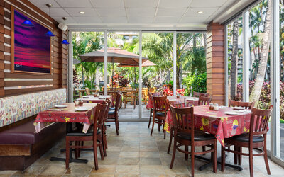 Courtyard Waikiki Beach