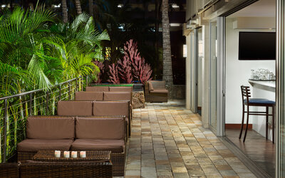 Courtyard Waikiki Beach