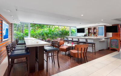 Courtyard Waikiki Beach