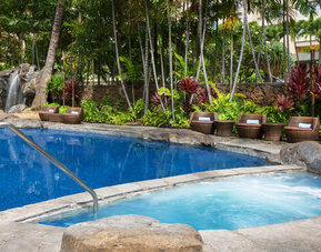 Courtyard Waikiki Beach