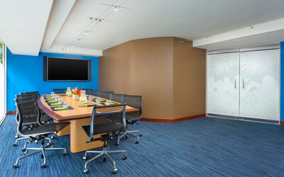 Courtyard Waikiki Beach