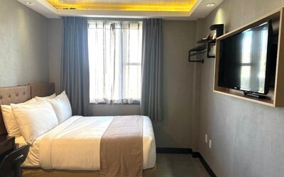 Madison LES Hotel