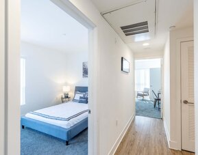 Fully furnished 3 Bedroom Apartment on Poinsettia Place 3 Apts by RedAwning