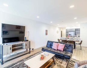 Fully furnished 3 Bedroom Apartment on Poinsettia Place 3 Apts by RedAwning