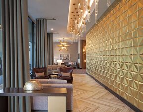 H Hotel Los Angeles, Curio Collection by Hilton