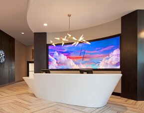 H Hotel Los Angeles, Curio Collection by Hilton